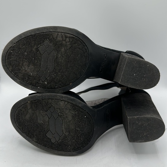 Carlos by Carlos Santana black stacked heel peeptoe sandals with zippers, size 6 - Picture 8 of 9